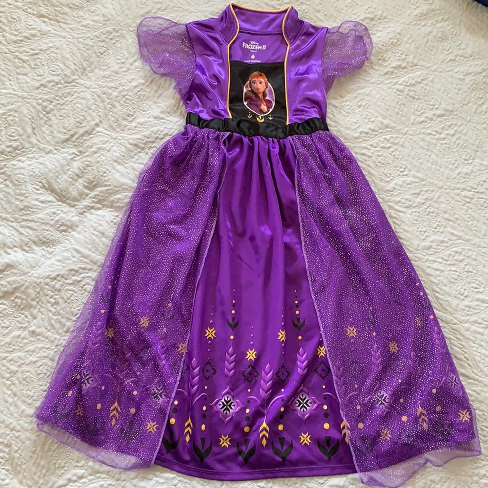 Disney Frozen II Anna nightgown